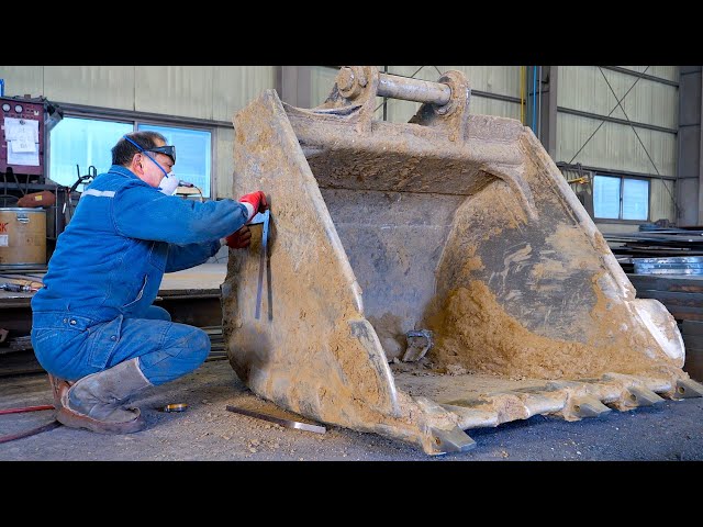 Process of Repairing Old Excavator Bucket. Amazing Korean Heavy Equipment  Technician - YouTube